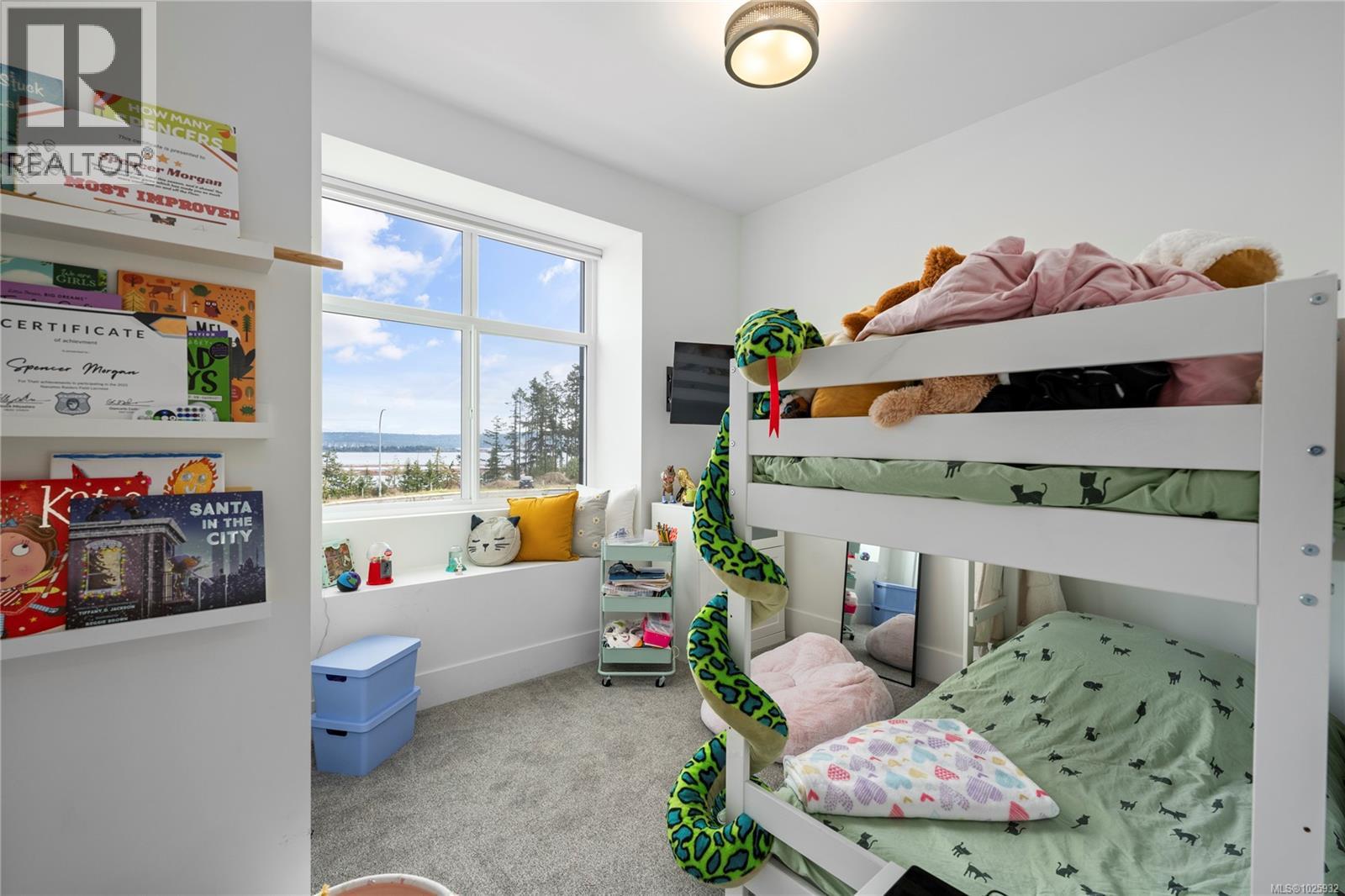 984 HARBOUR VIEW ST - 19