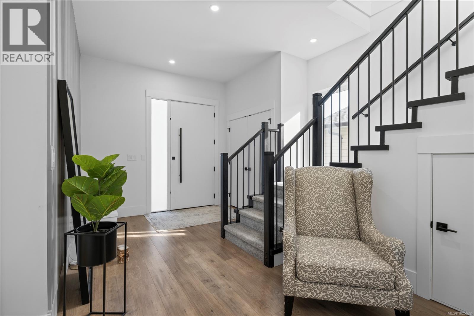 984 HARBOUR VIEW ST - 21