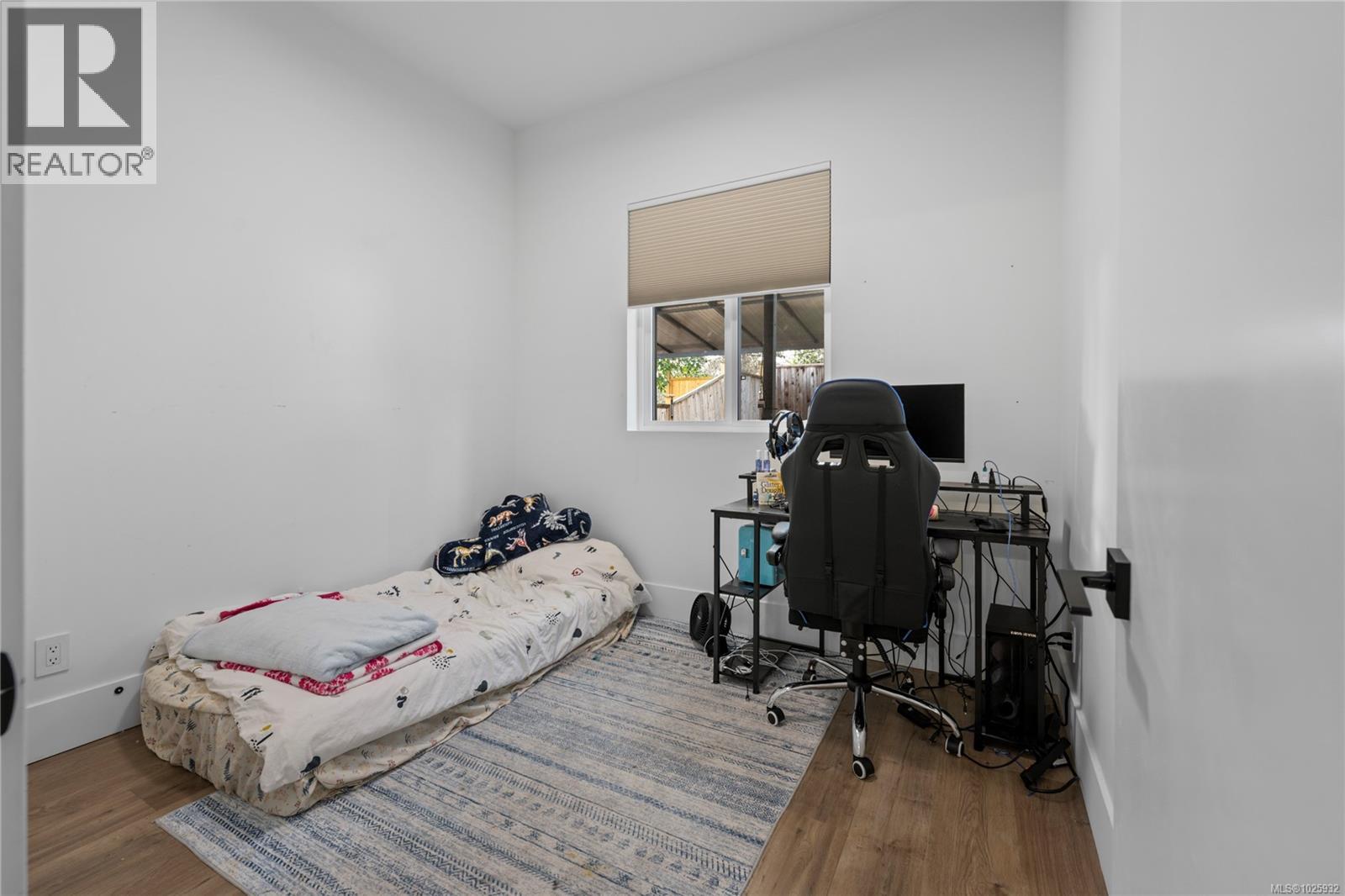 984 HARBOUR VIEW ST - 32