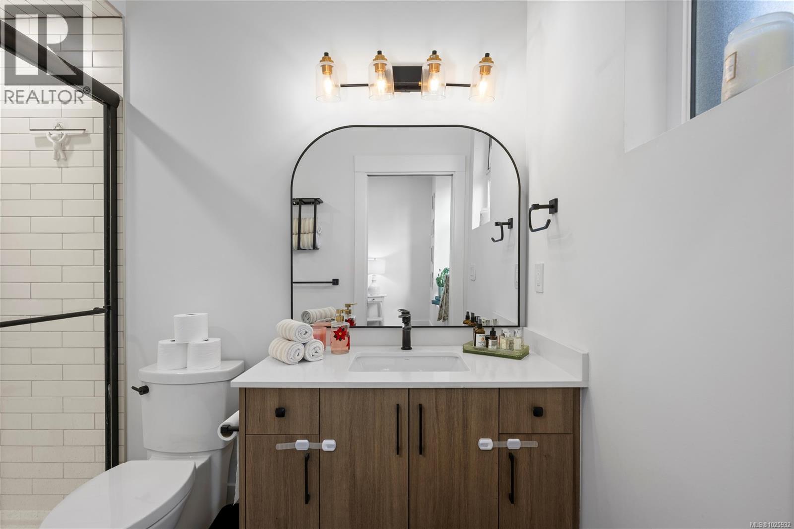 984 HARBOUR VIEW ST - 16