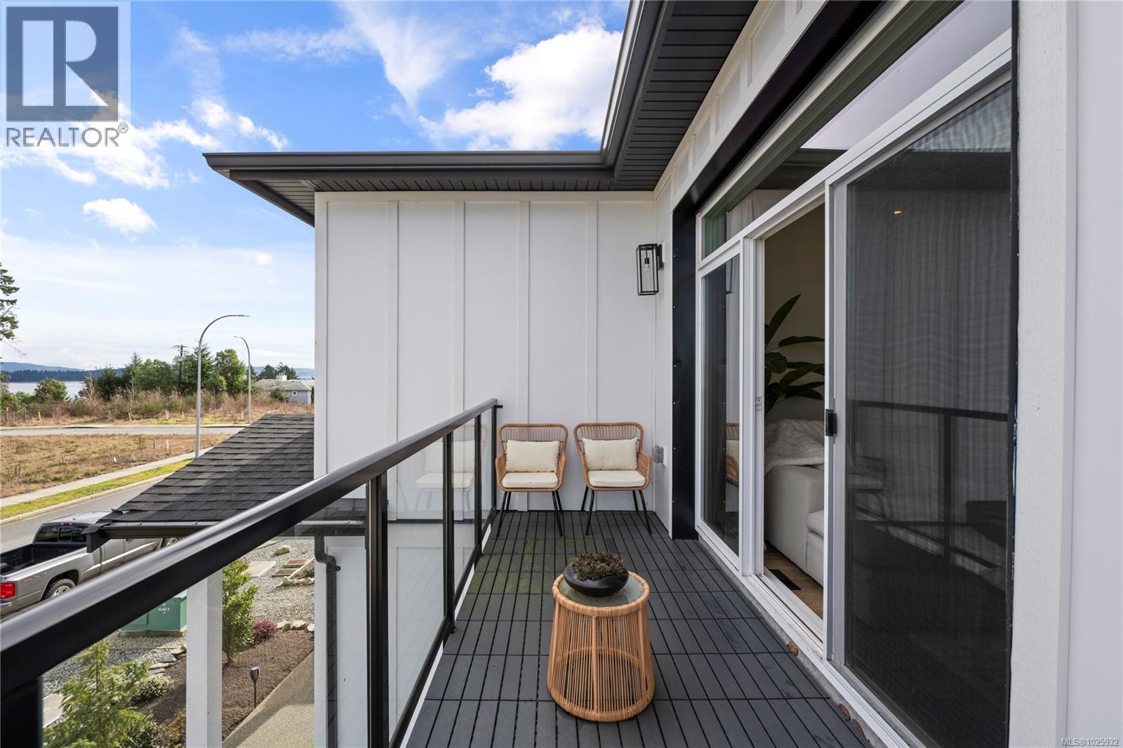 984 HARBOUR VIEW ST - 28