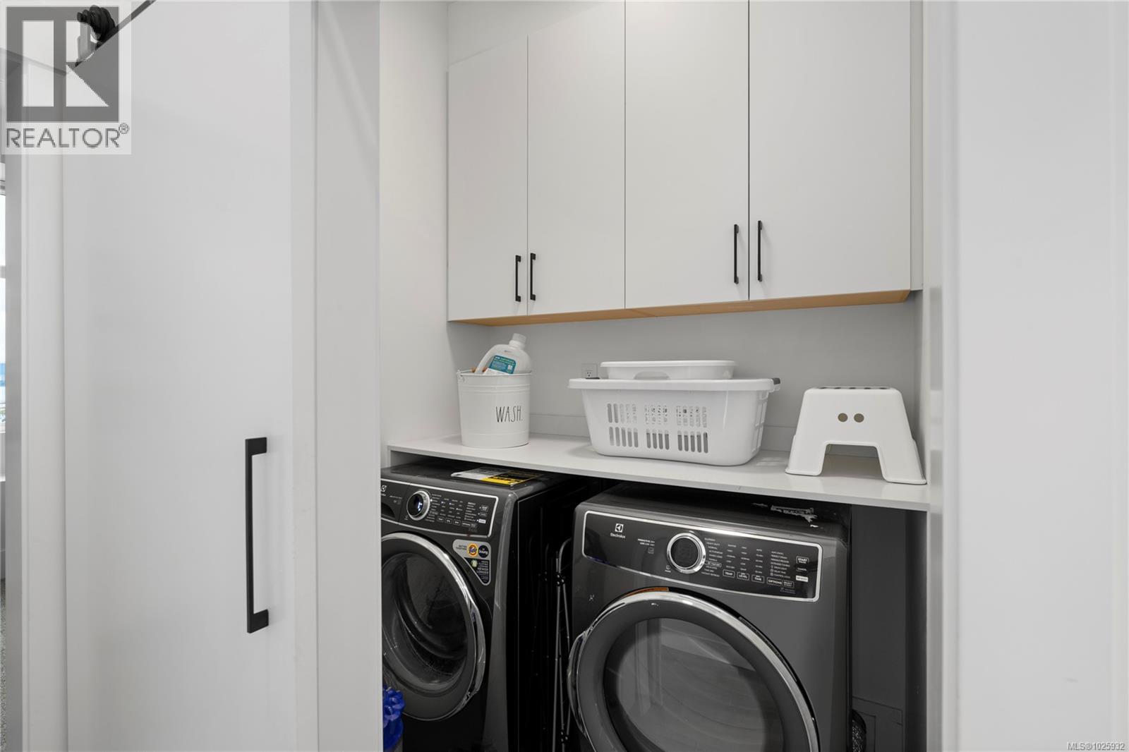 984 HARBOUR VIEW ST - 27