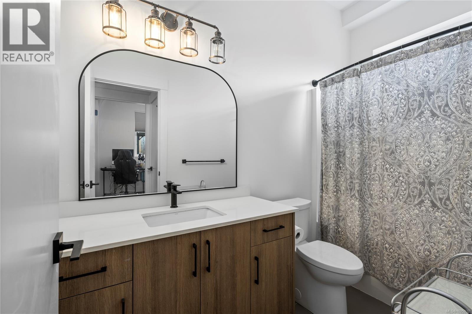 984 HARBOUR VIEW ST - 33