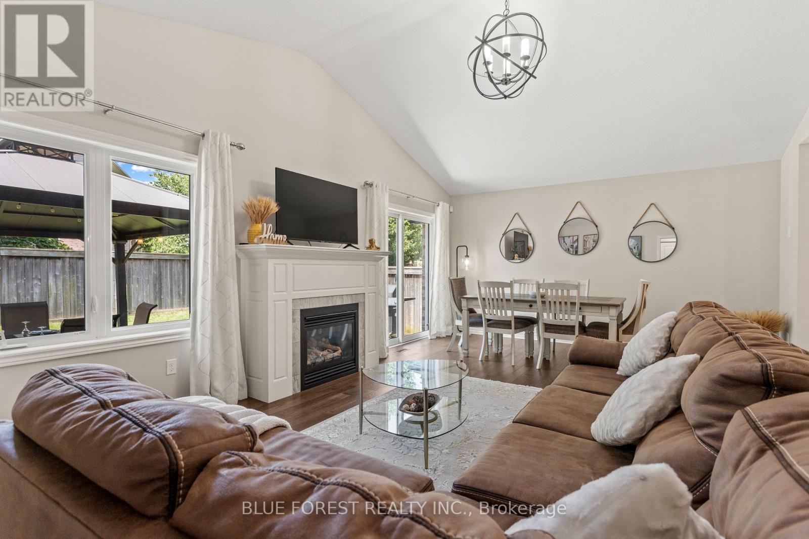 42 HICKORY LANE - 32