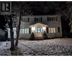 24 Ireland Drive thumbnail 3