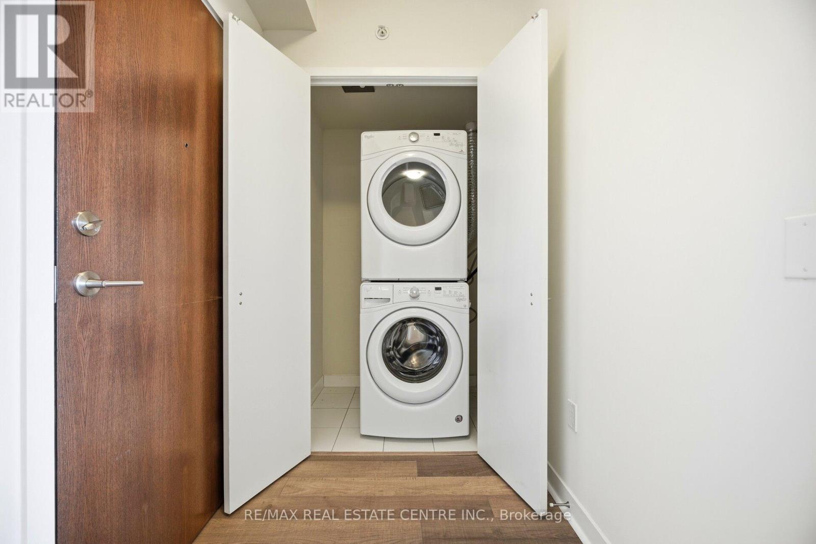 #2910 3975 GRAND PARK DRIVE - 31