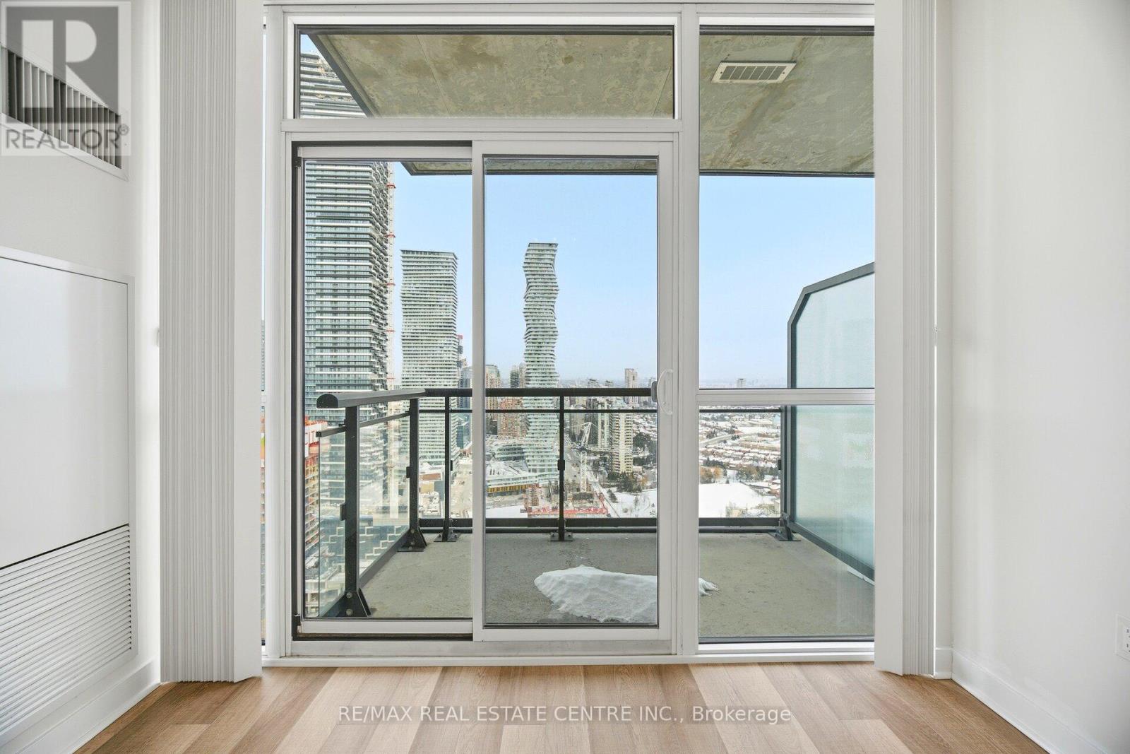 #2910 3975 GRAND PARK DRIVE - 32