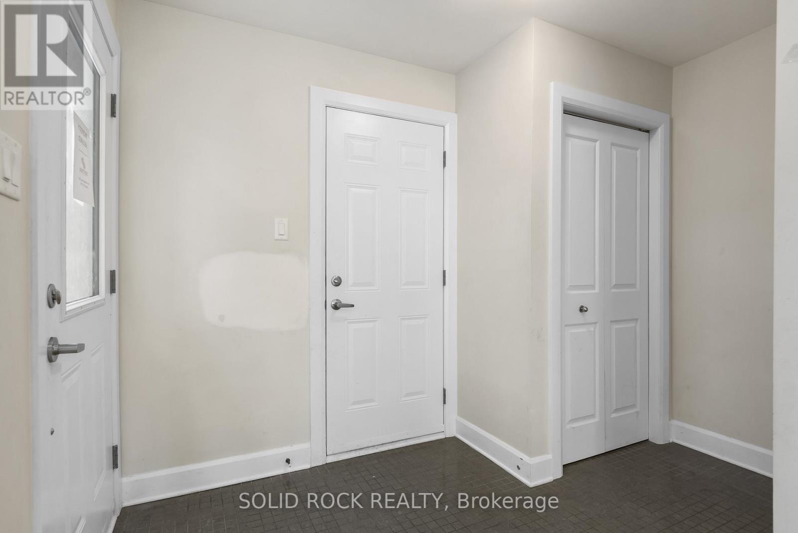 208 BERT HALL STREET - 4