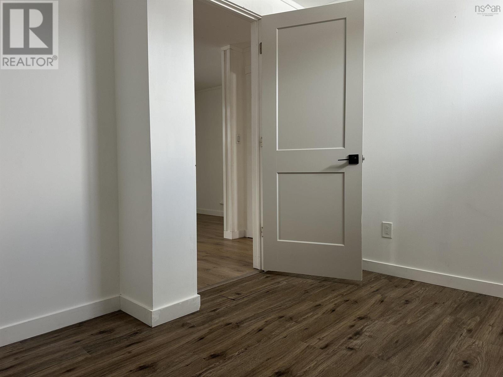 Property 42 of 44 of 11 James Street