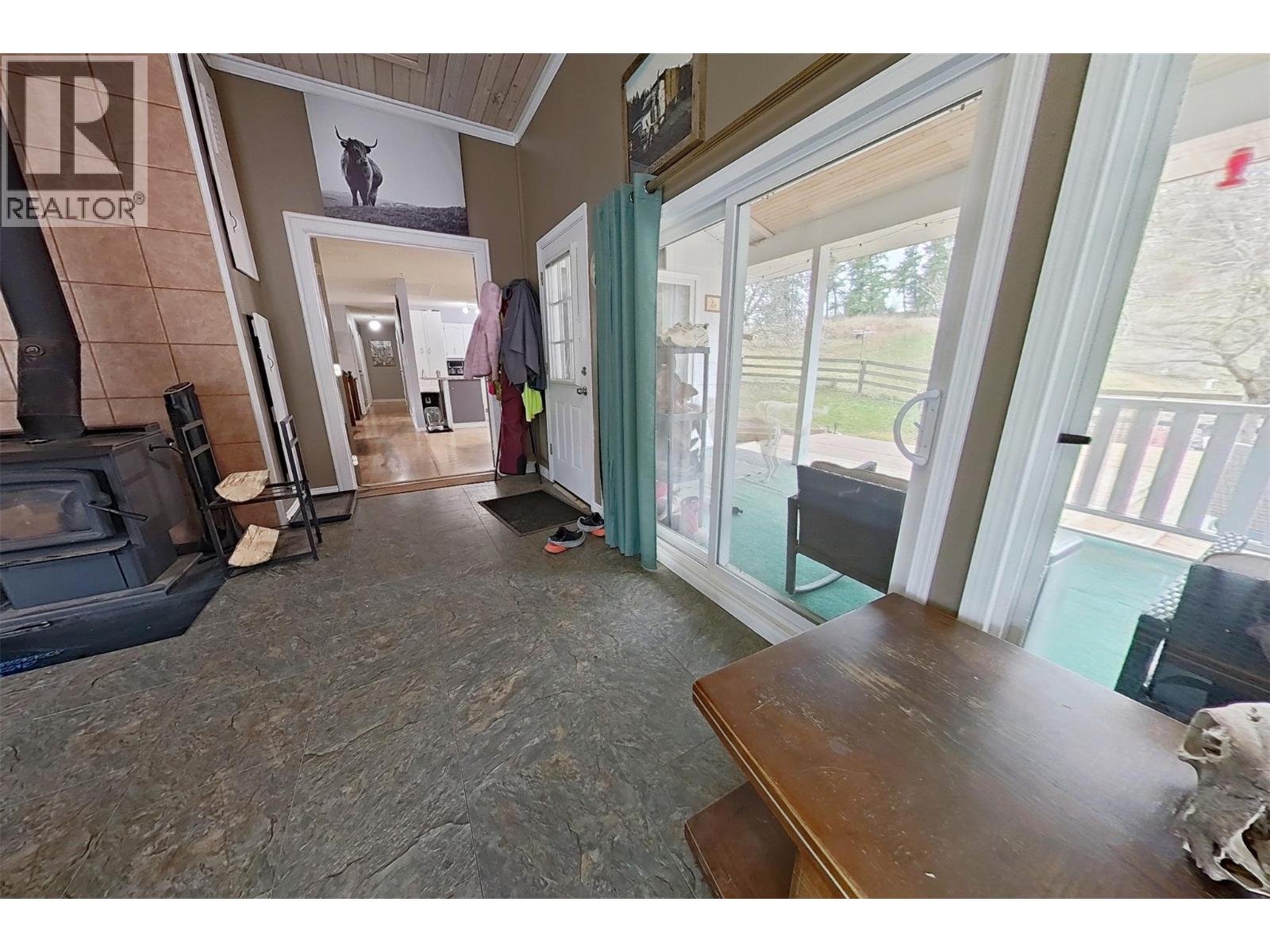 1530 21 Highway, Creston