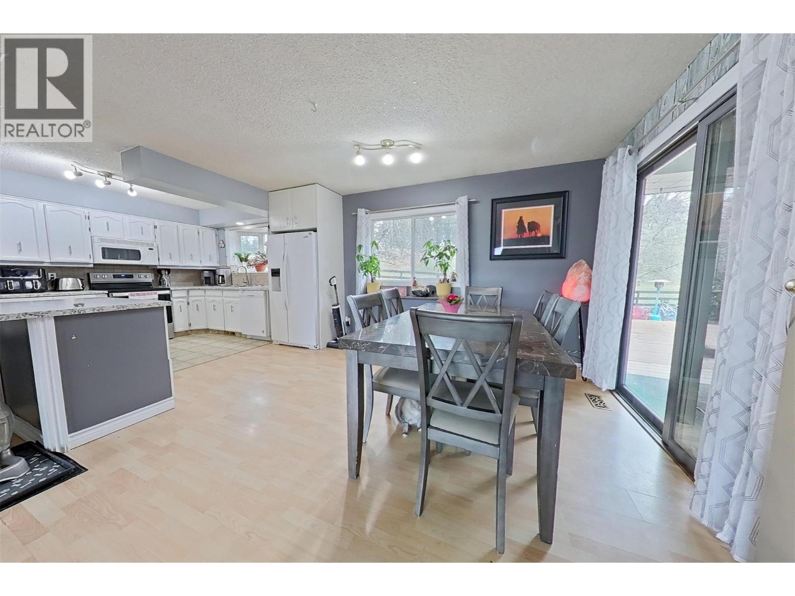 1530 21 Highway, Creston