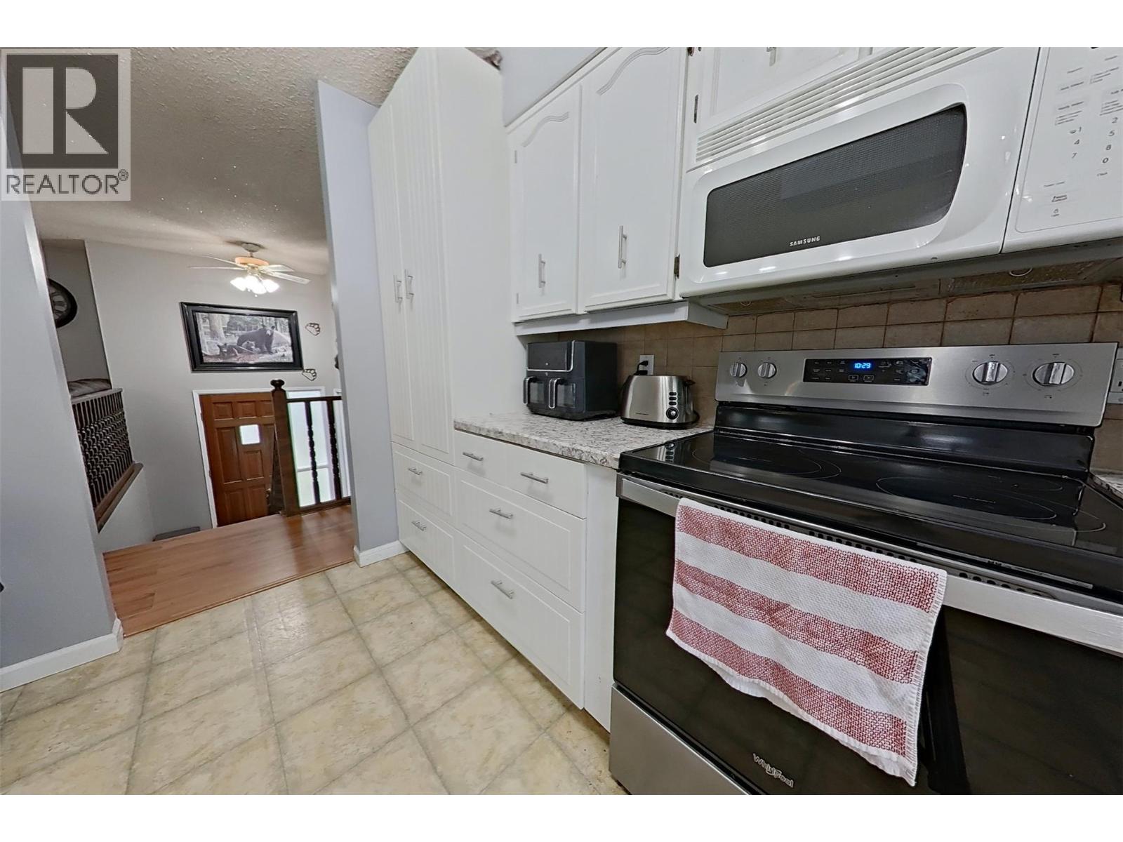 1530 21 Highway, Creston