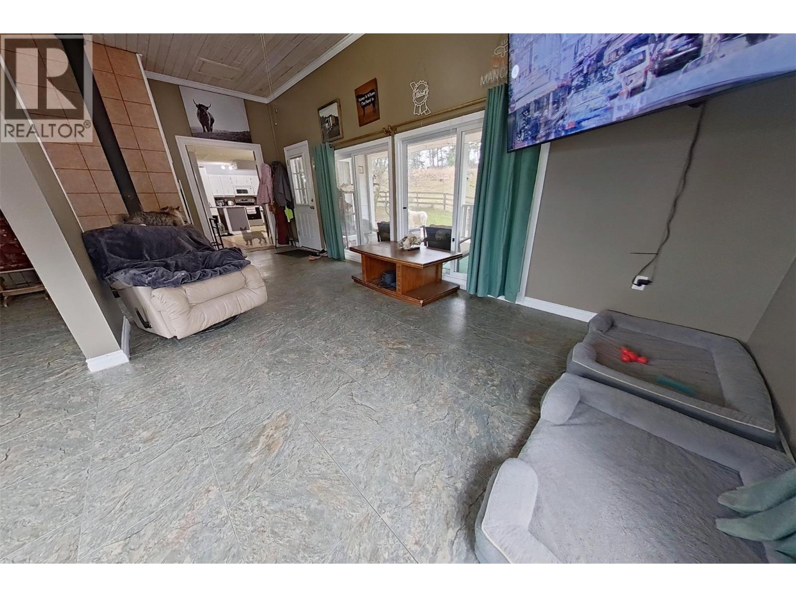 1530 21 Highway, Creston