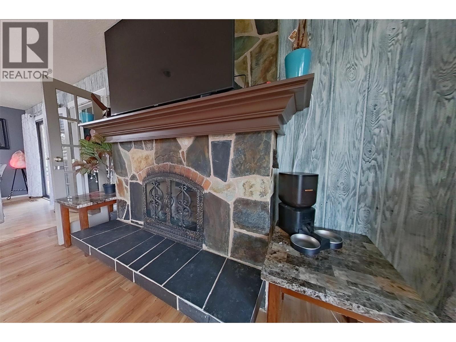 1530 21 Highway, Creston