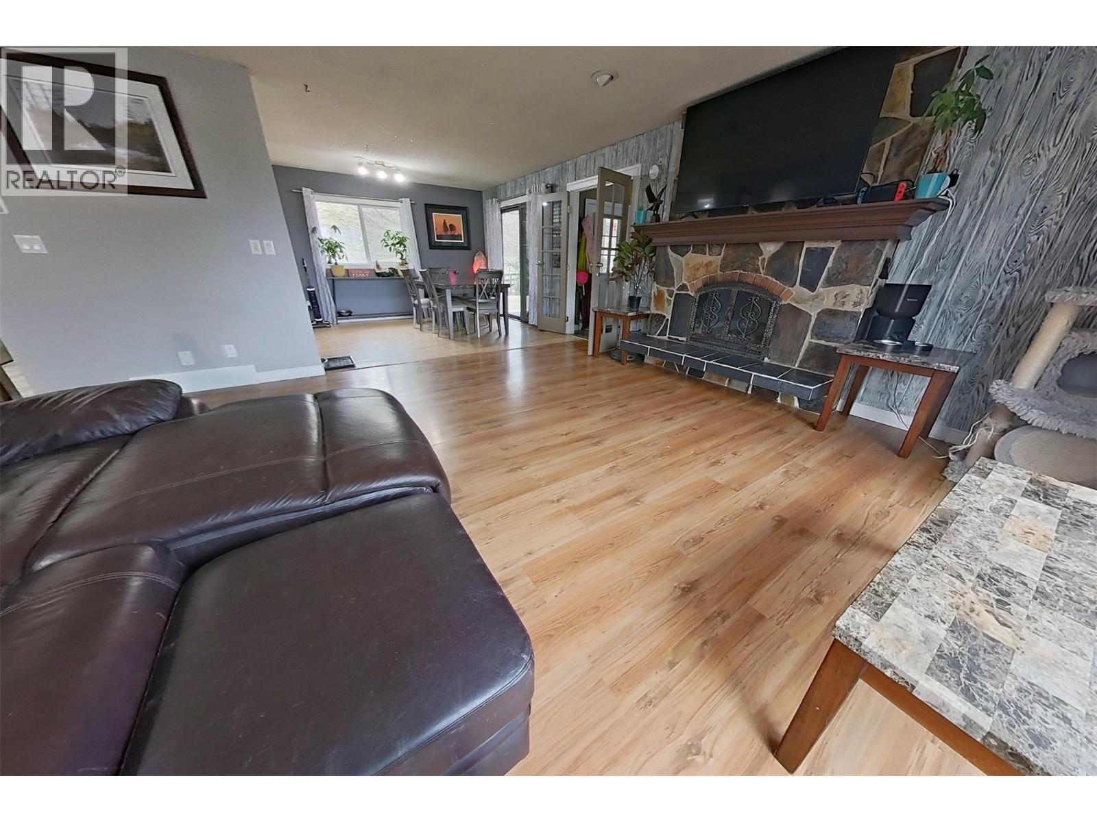 1530 21 Highway, Creston