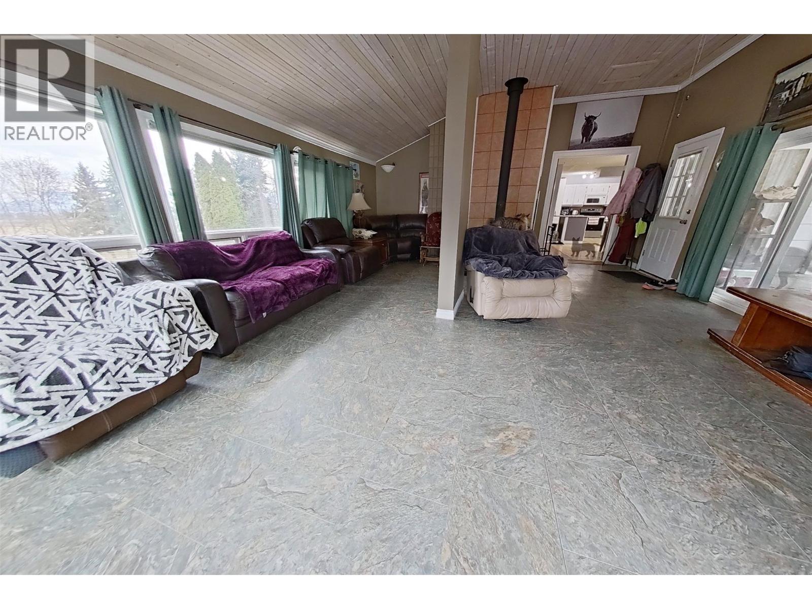 1530 21 Highway, Creston