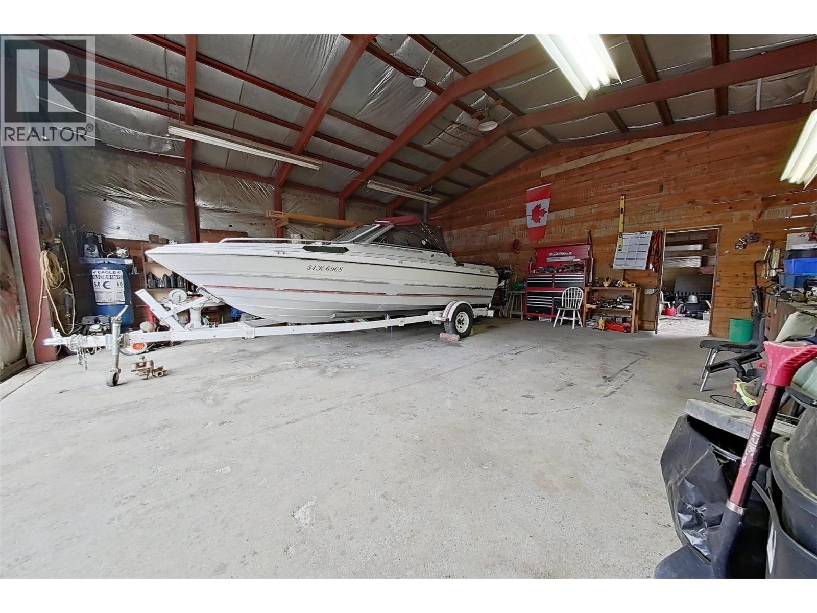 1530 21 Highway, Creston