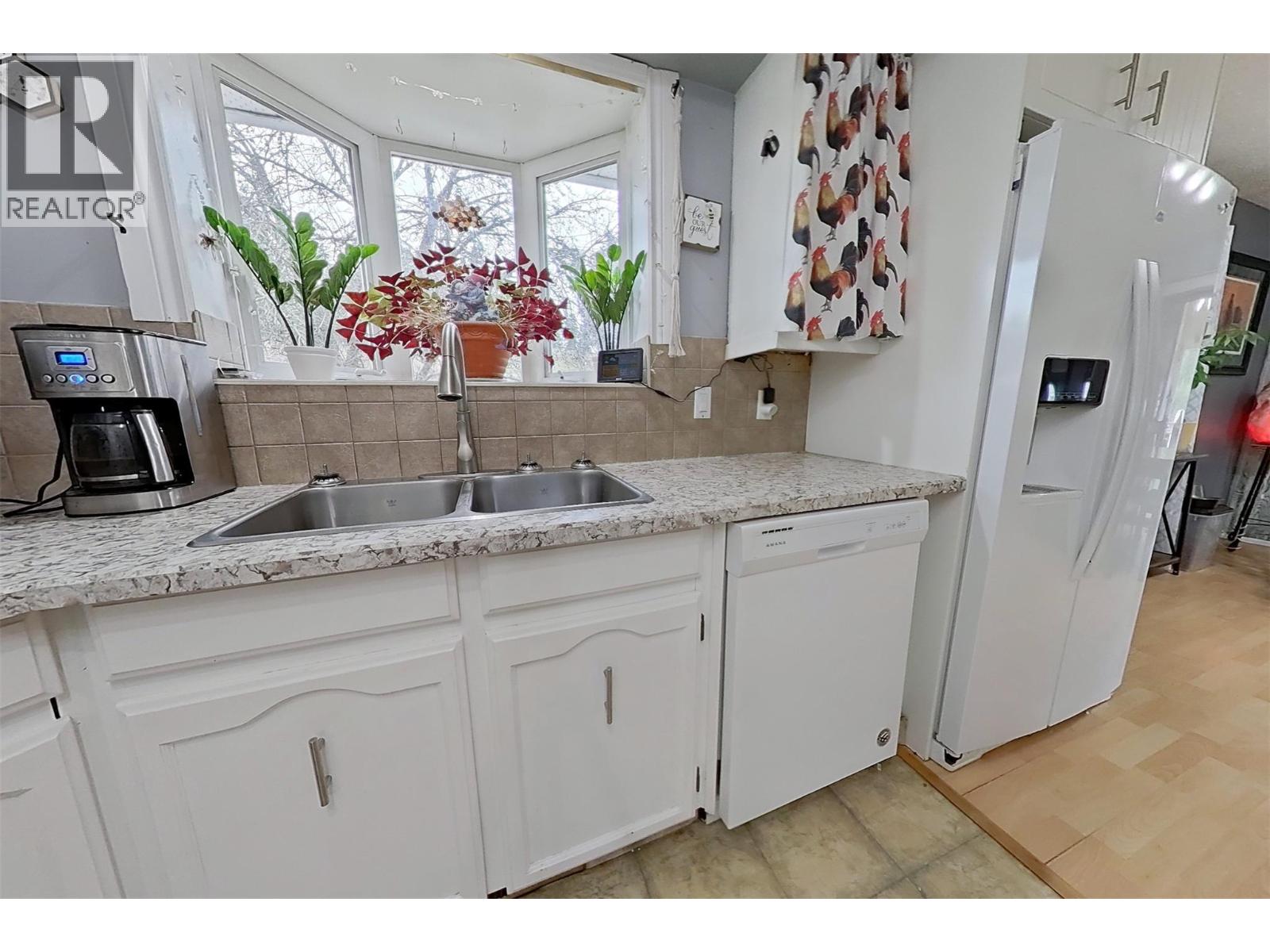 1530 21 Highway, Creston