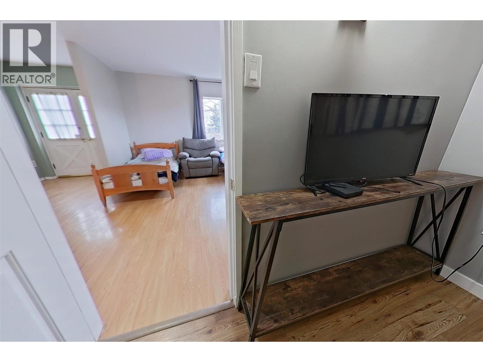 1530 21 Highway, Creston