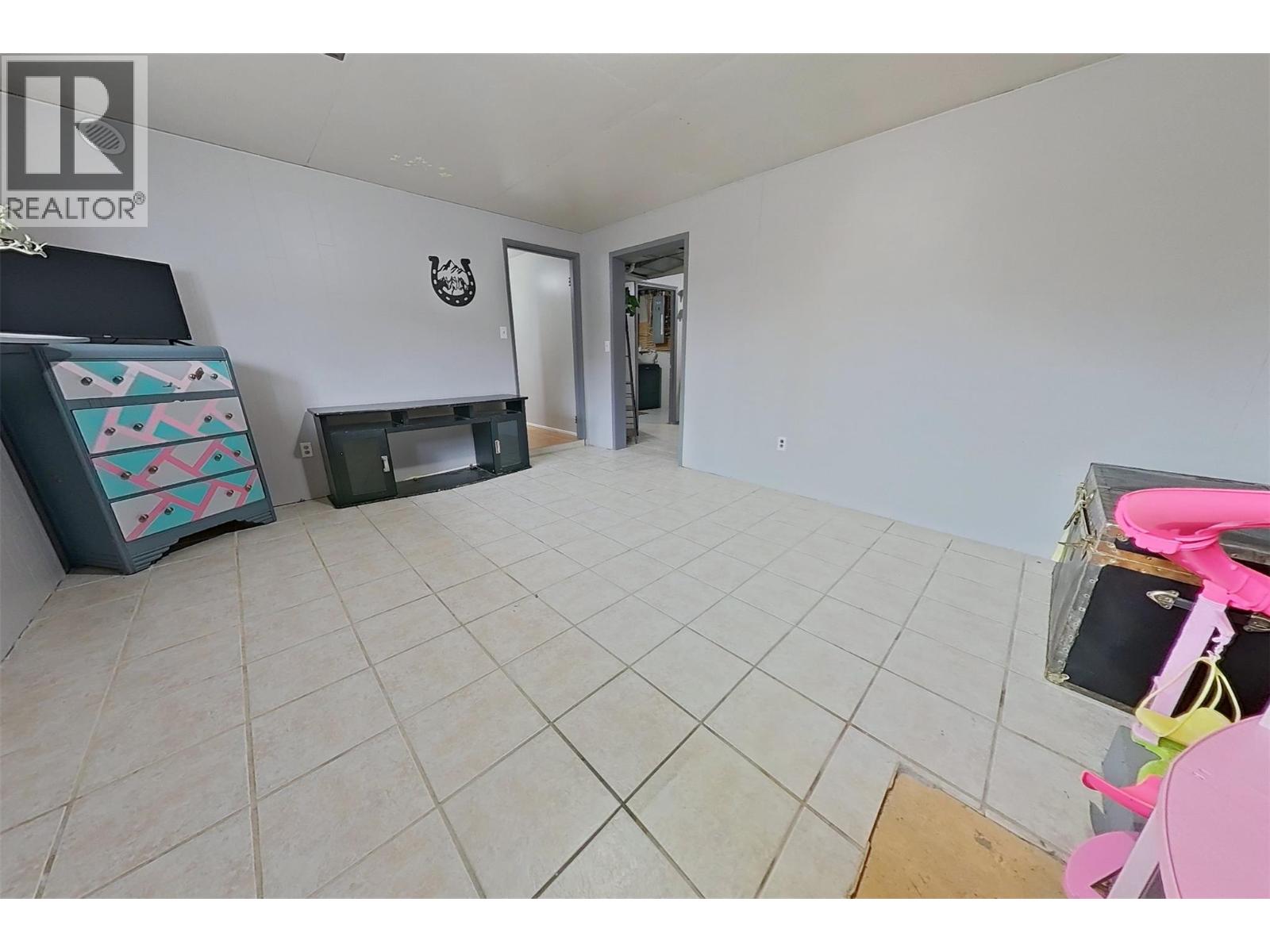 1530 21 Highway, Creston