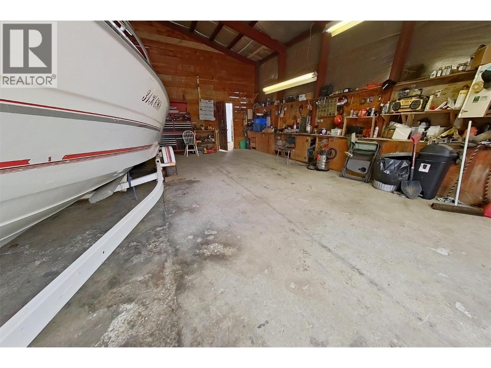 1530 21 Highway, Creston