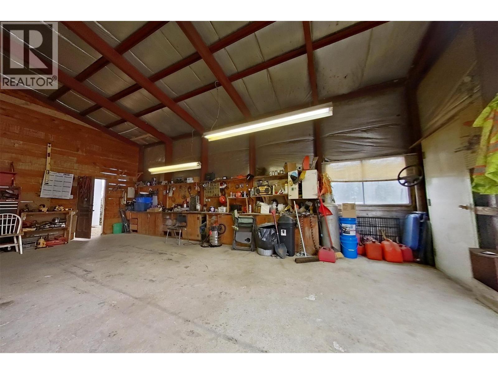 1530 21 Highway, Creston