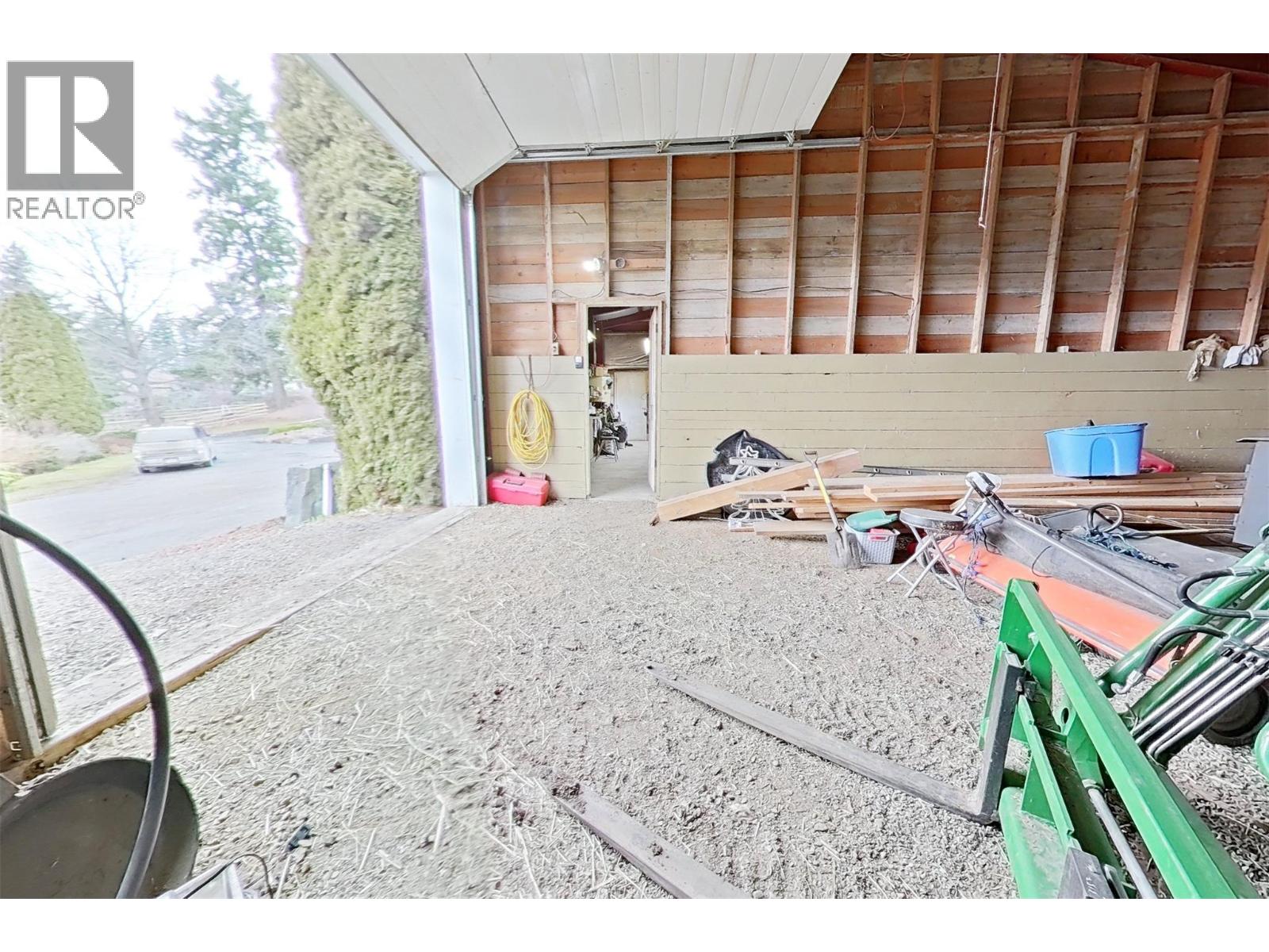 1530 21 Highway, Creston