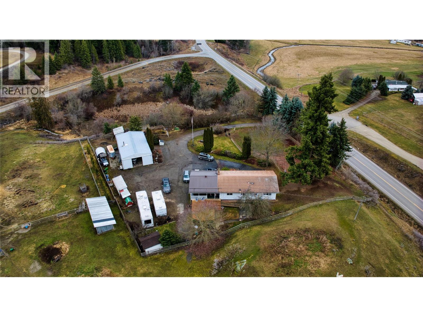 1530 21 Highway, Creston