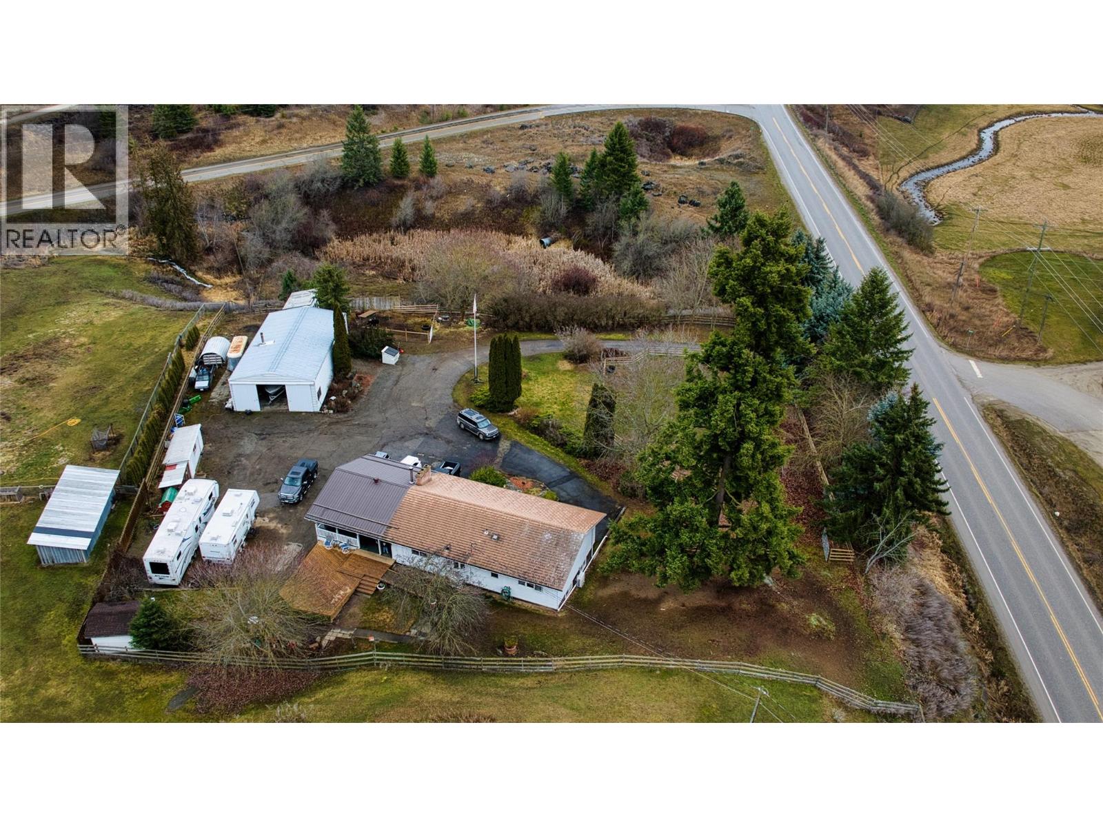 1530 21 Highway, Creston