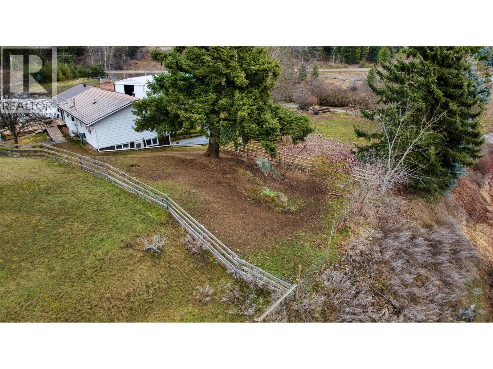 1530 21 Highway, Creston