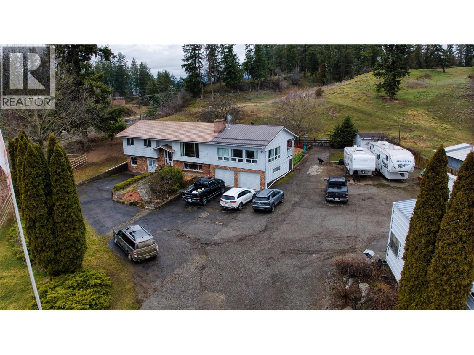 1530 21 Highway, Creston