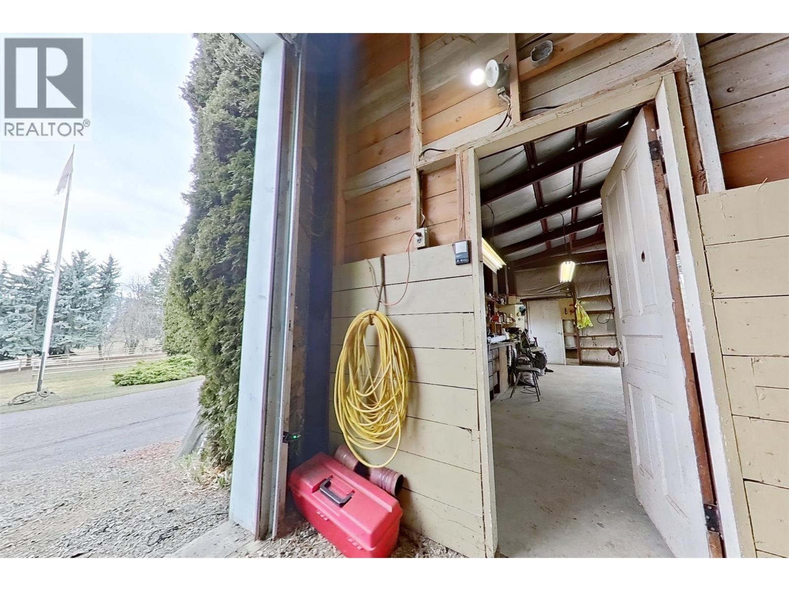 1530 21 Highway, Creston