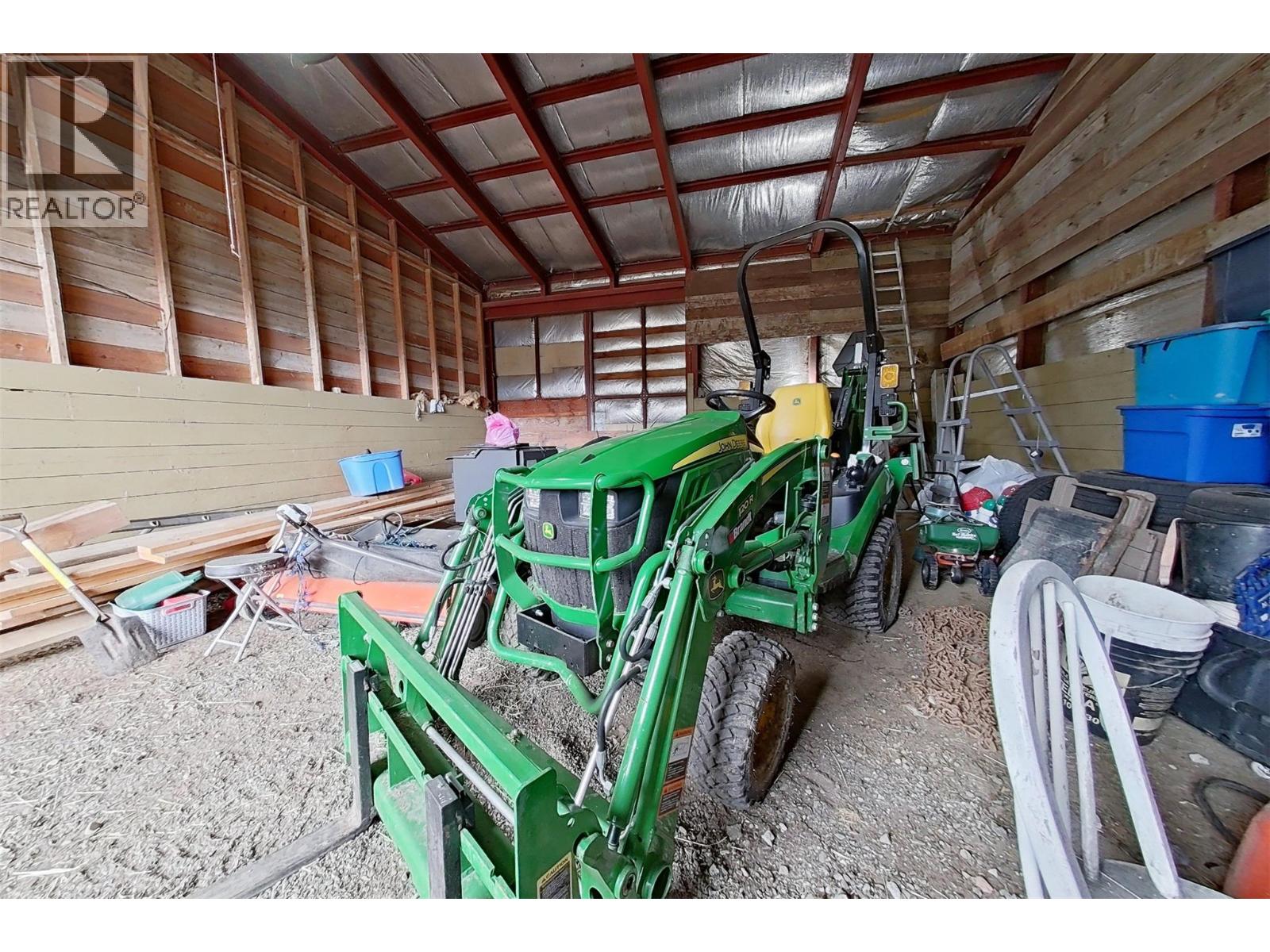 1530 21 Highway, Creston