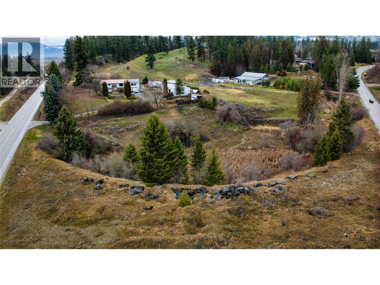 1530 21 Highway, Creston