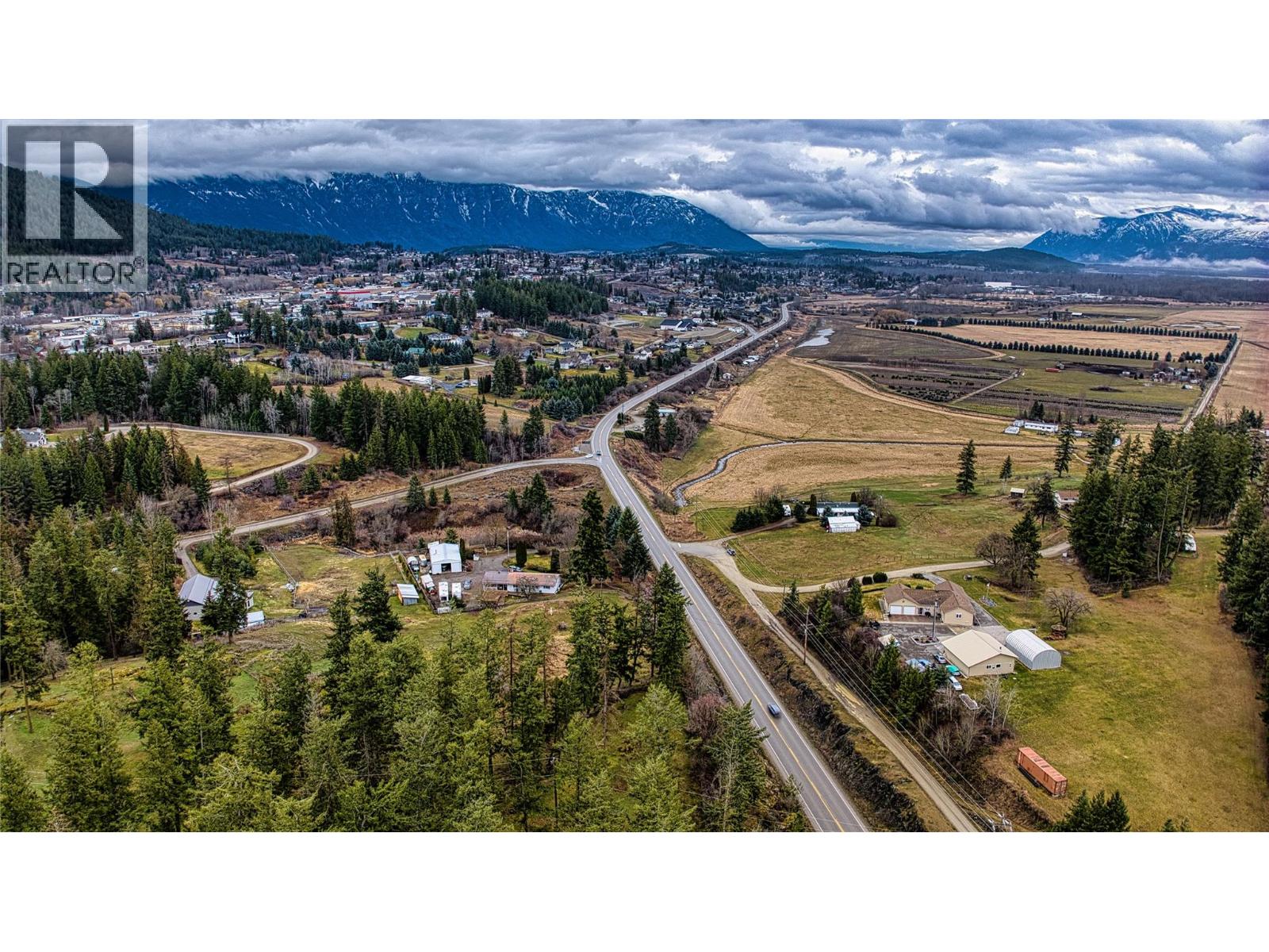 1530 21 Highway, Creston