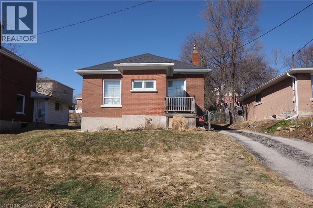 19 PAISLEY HEIGHTS - 1