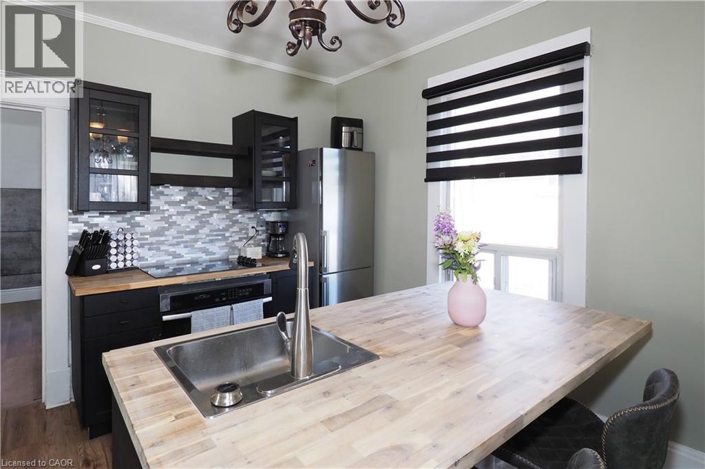 19 PAISLEY HEIGHTS - 15