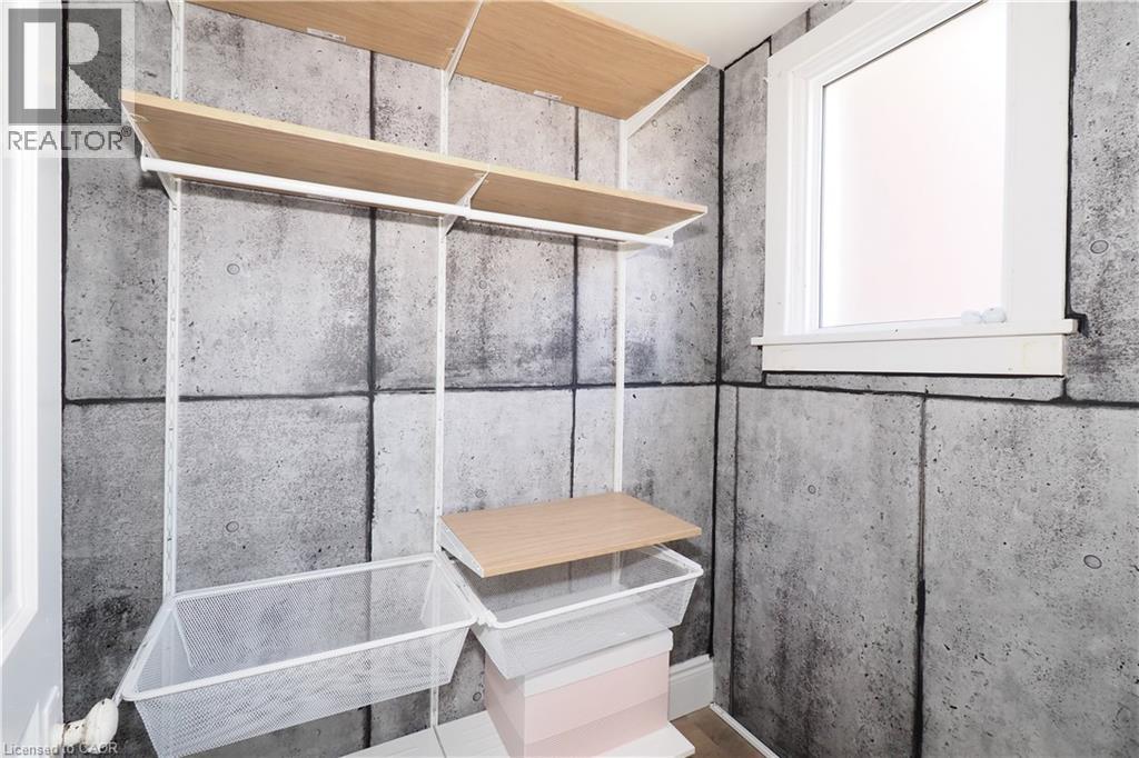 19 PAISLEY HEIGHTS - 24