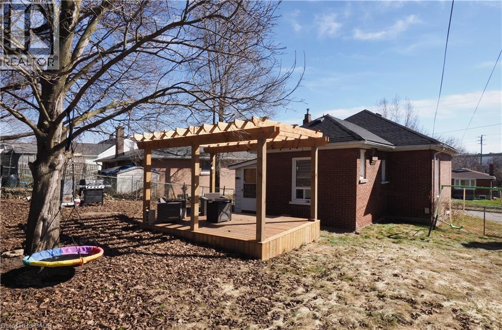 19 PAISLEY HEIGHTS - 40