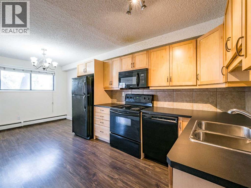 Single Family House for Sale in    Avenue SW Sunalta Calgary 