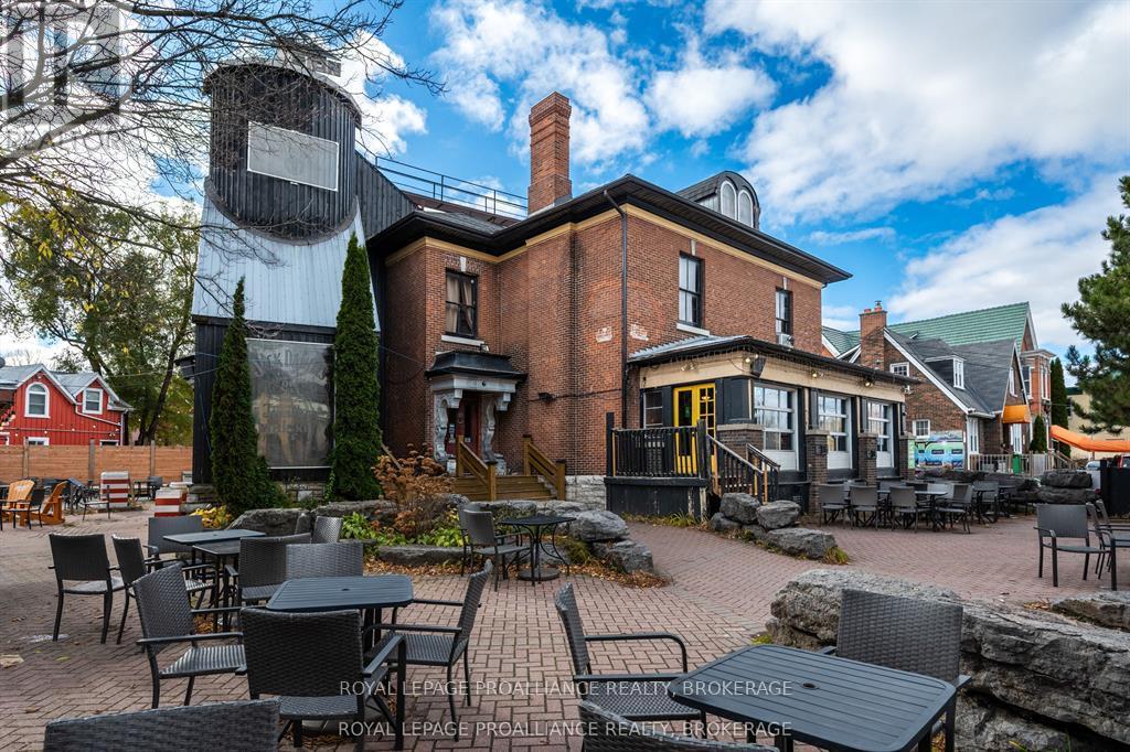 8 - 506 PRINCESS STREET