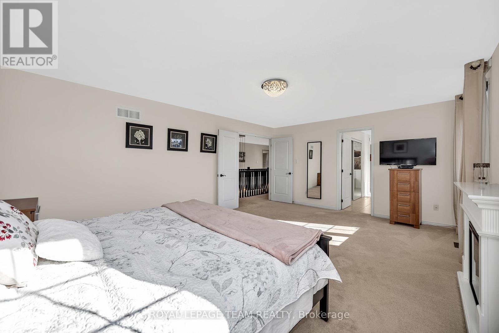 200 KINLOCH COURT - 29