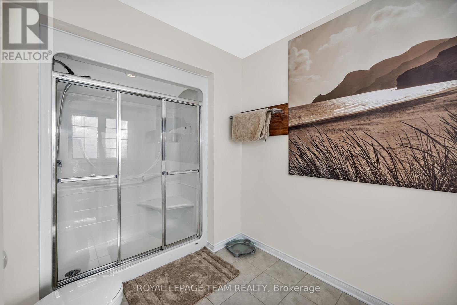 200 KINLOCH COURT - 33