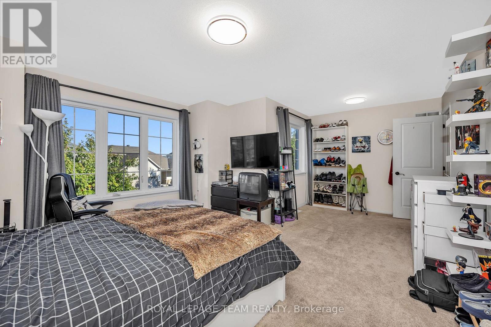200 KINLOCH COURT - 38