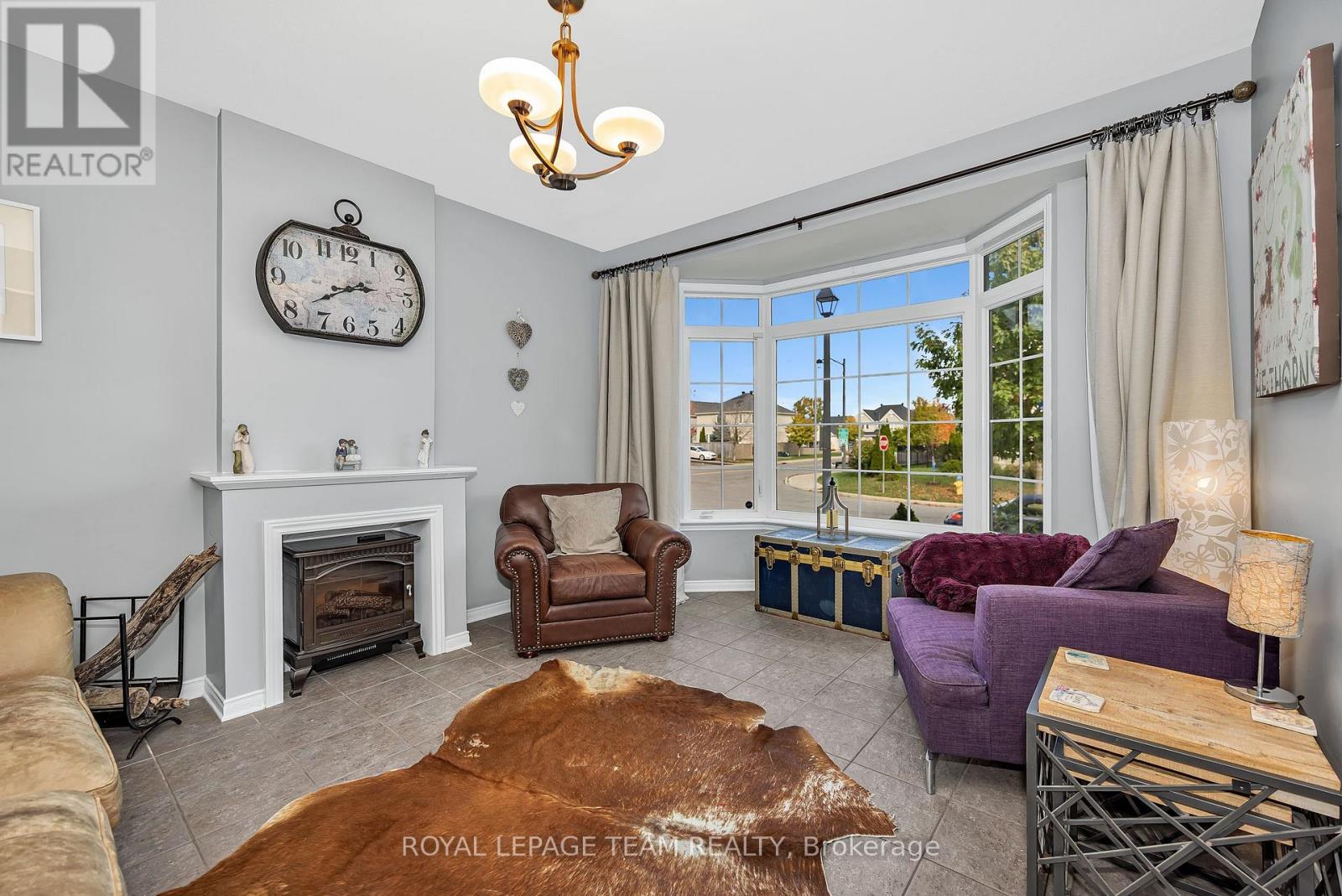 200 KINLOCH COURT - 4