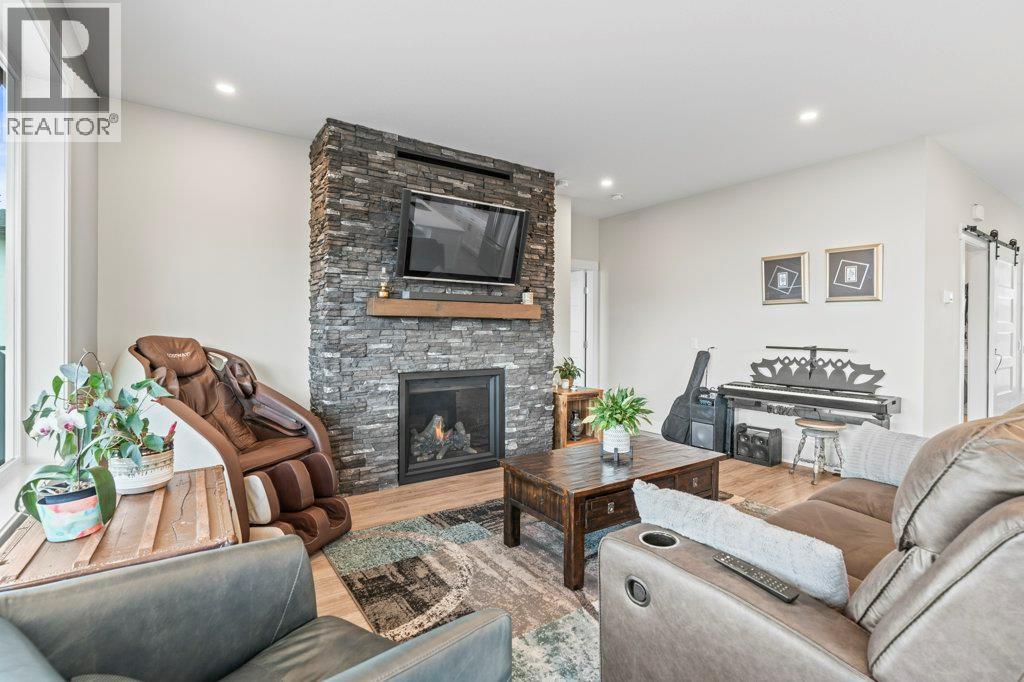 1021 17 Avenue SE, Salmon Arm