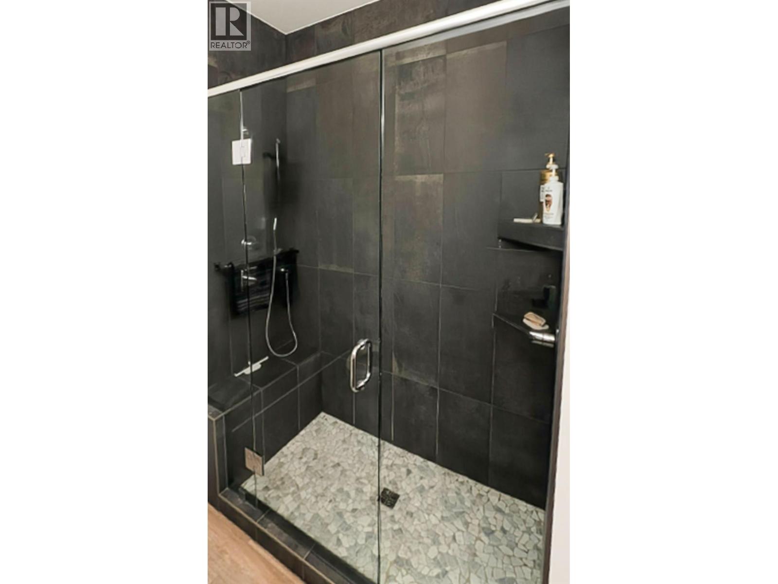 1021 17 Avenue SE, Salmon Arm