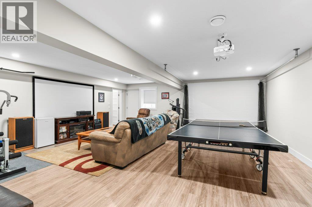 1021 17 Avenue SE, Salmon Arm