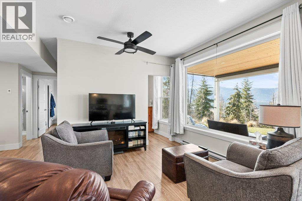 1021 17 Avenue SE, Salmon Arm