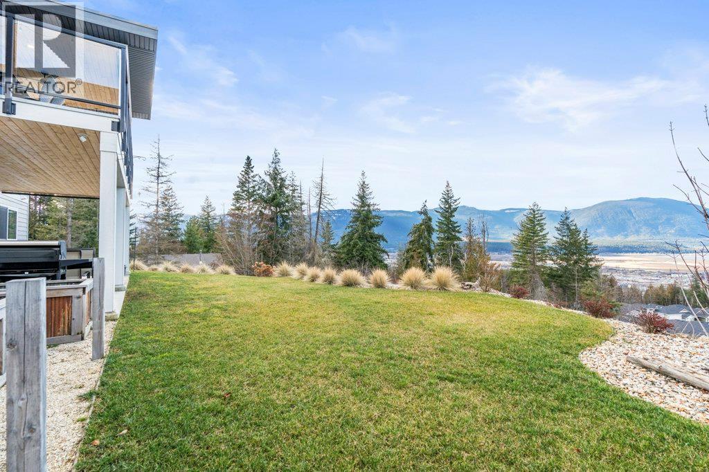1021 17 Avenue SE, Salmon Arm